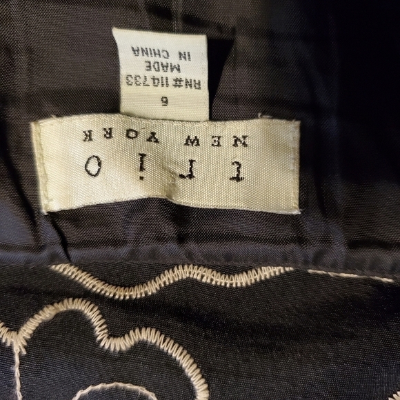 TRIO New York Black Silk Embroidered Skirt Size 6 - Picture 4 of 6